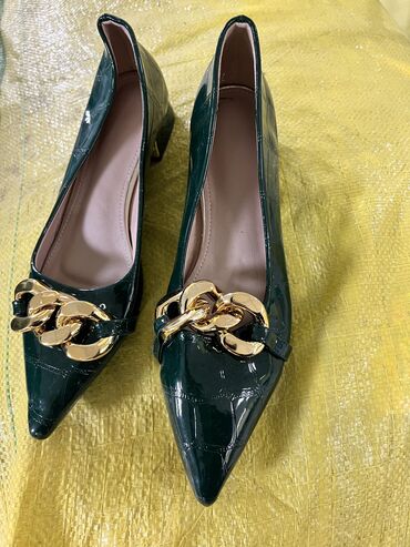 Мокасины: Женские туфли 42 р. Куплены в Англии
Модные