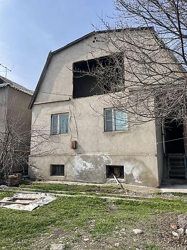 Продажа коттеджей и домов: Продаётся жилой дом с участком. Сарай для скота, подвал,участок 10 — 4