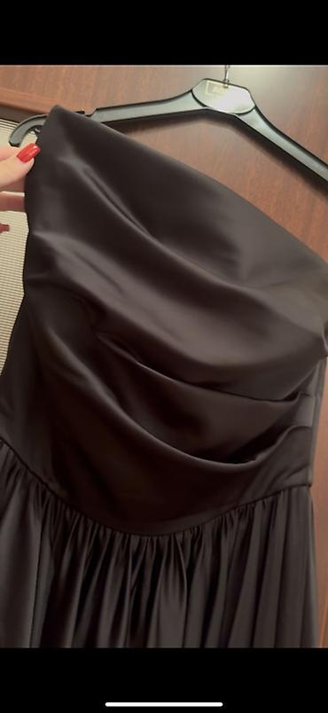 cone korse: Qara atlas gecə paltarı - Model: tək çiyinli, strapless (asimmetrik — 2
