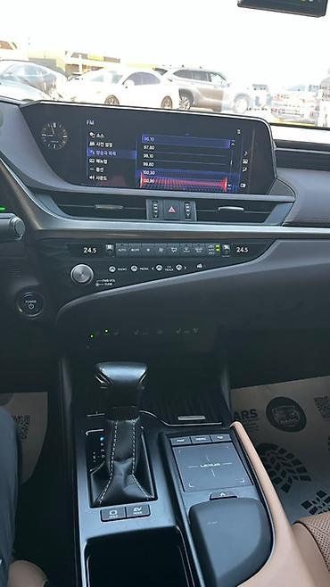 Lexus: Lexus ES: 2020 г., 2.5 л, Гибрид, Седан — 11