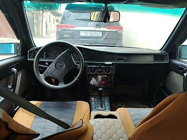 mercedes şəkilləri: Mercedes-Benz 190 (W201): 2 l | 1992 il Sedan — 7
