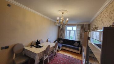 Köhnə tikili: Bakı, 3 otaqlı, Köhnə tikili, m. Xalqlar Dostluğu, 80 kv. m — 2