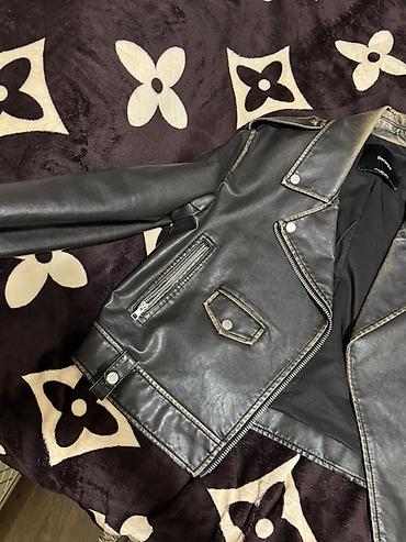 Kurtkalar: Dəri kurtka, Bershka, S — 2