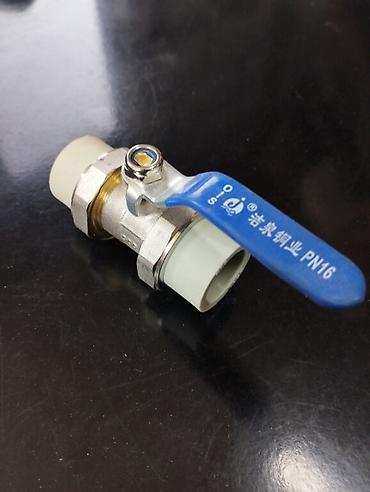 Муфты для соединения труб: Сантехника оптом.Размеры от 20 до 63.Серый-белый цвета #сантехника — 18