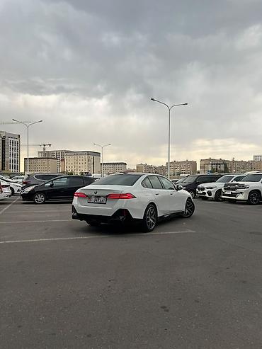 kaiyi e5: BMW 5 series: 2023 г., 2 л, Робот, Бензин, Седан — 4
