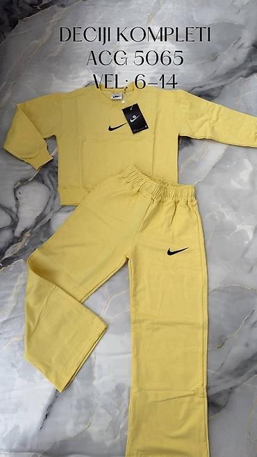 nike lilly: Dečiji trenerka komplet – model ACG 5065, veličine 6–14. - Dvodijelni — 1