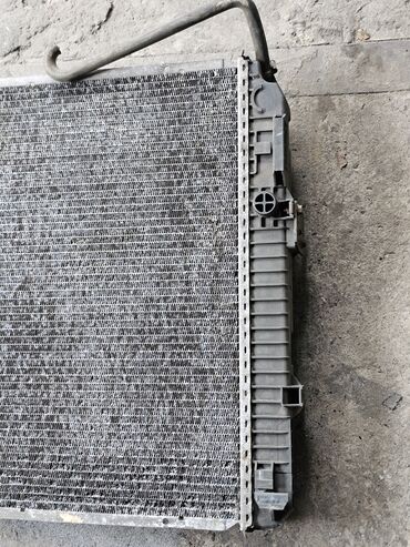 Радиаторы: Радиатор охлаждения двигателя Mercedes-Benz Atеgo, 2002г.в. Оригинал — 13