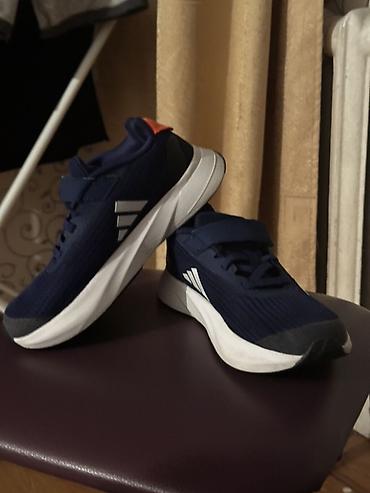 адидас бу красовка: Детские кроссовки Adidas (модель с тремя полосками) - Назначение — 3