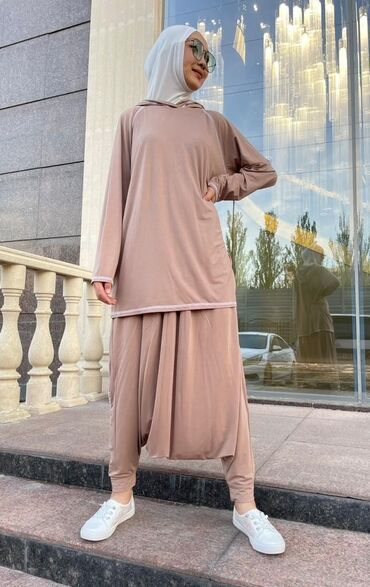 Спортивные костюмы: Спортивные костюмы — 2