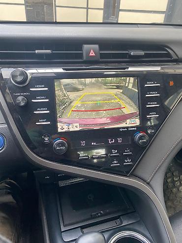 Toyota: Toyota Camry: 2020 г., 2.5 л, Вариатор, Гибрид, Седан — 7