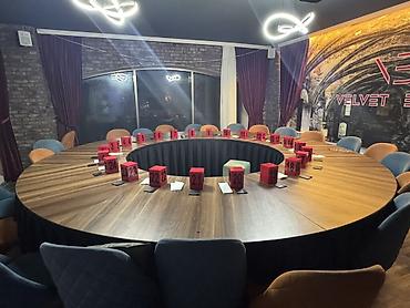 mafia stolu: Velvet Baku – MAFİA oyunu üçün peşəkar zal və avadanlıq - 24 nəfərlik — 6