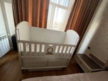 islenmis samavar: Oğlan və qız üçün, İşlənmiş, Dördbucaq, Beşik, Dəst ilə, Matras ilə, Yellənmə mexanizmsiz