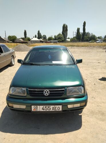 авто вента: Volkswagen Vento: 1997 г., 1.8 л, Механика, Бензин, Седан