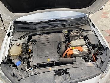 Hyundai: Hyundai Elantra: 2020 г., 1.6 л, Автомат, Гибрид, Седан — 8