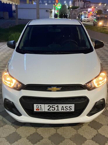 дешовая машина: Chevrolet Spark: 2017 г., 0.1 - engine capacity л, Вариатор, Бензин, Хетчбек