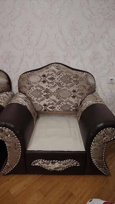 islənmis tək kravat: Künc divan dəsti - Tərkib: L‑şəkilli künc divan + 1 ədəd kreslo - — 2