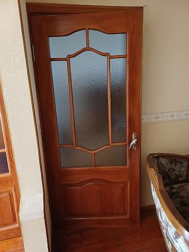 Eni 87,hündürlüyü 1.97 - Material: ağac karkas, şüşə panellərlə