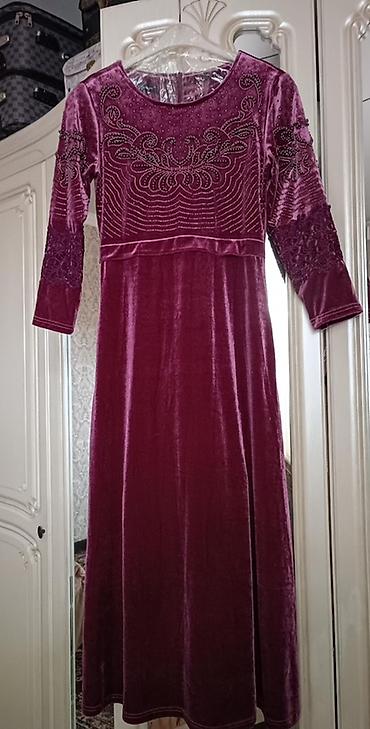 Повседневные платья: Комплект из двух платьев 1) Темно‑зелёное платье VERNEZZA, размер 40 — 5