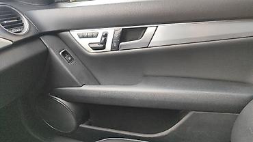Mercedes-Benz: Mercedes-Benz C 350: 3.5 l | 2012 il Sedan — 9