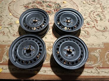 13 диски резиной: Темир Дисктер R 15 Комплект, тешиктери - 5, Колдонулган