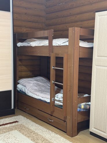 диван колдонулган: Продаю двухъярусную кровать по 3500 срочно, находится в пансионате