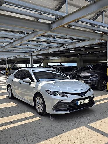 corolla 2018: Toyota Camry: 2021 г., 2.5 л, Гибрид, Седан — 2