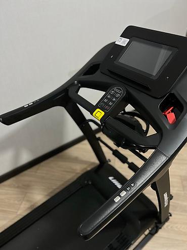 Беговые дорожки: Беговая дорожка R8 — супер мощная, умная и доступная! Современный at lalafo.kg — 9 Беговые дорожки: Беговая дорожка R8 — супер мощная, умная и доступная! Современный — 9