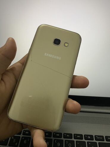телефон а41: Samsung Galaxy A3 2017, цвет - Золотой