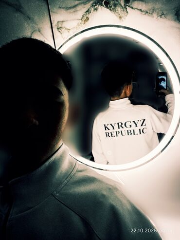 требуется уборщица на неполный рабочий день: Грузчик. С опытом