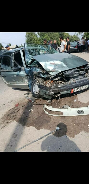 субару аутбек 2004 цена бишкек: Зеленый легковой автомобиль типа седан с заметными повреждениями после