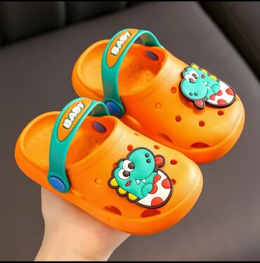 Детская обувь: Кроксы на лето НОВЫЕ размер 30-3 Адрес Бишкек 5 мкр 70 дом