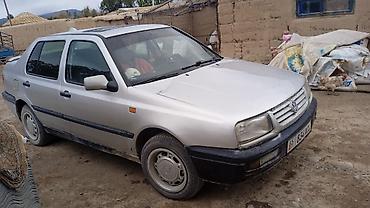 Volkswagen: Volkswagen Vento: 1993 г., 2 л, Механика, Бензин, Седан — 3