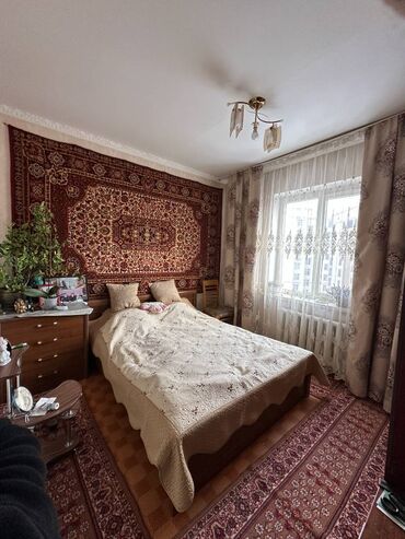 куплю квартиру в бишкеке 3 х комнатную: 3 бөлмө, 80 кв. м, 106-серия, 9 кабат, Косметикалык ремонт