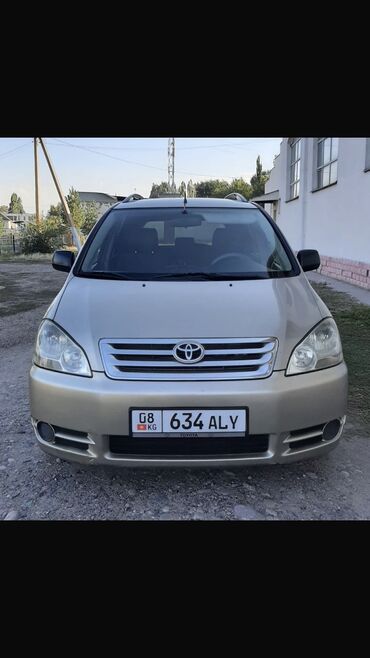 Toyota: Toyota Avensis Verso: 2004 г., 2 л, Механика, Дизель, Минивэн