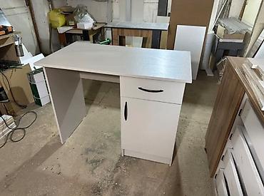 Компьютерные столы: Компьютерный стол, Новый, С полками — 8