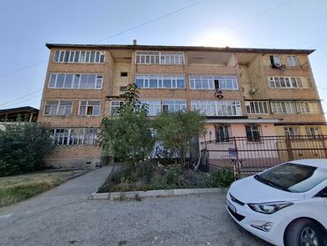 кв люкс: 4 комнаты, 80 м², 105 серия, 2 этаж, Старый ремонт