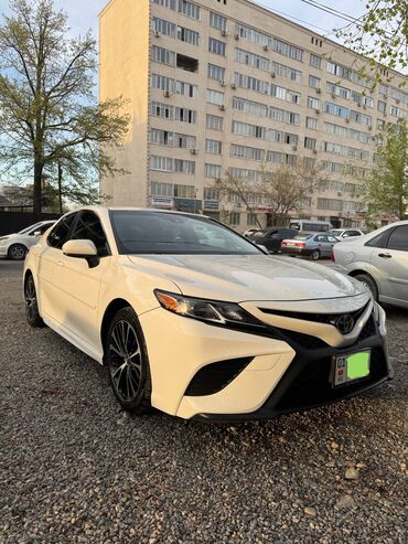 самая дорогая машина в кыргызстане 2023: Toyota Camry: 2017 г., 2.5 л, Автомат, Бензин, Седан