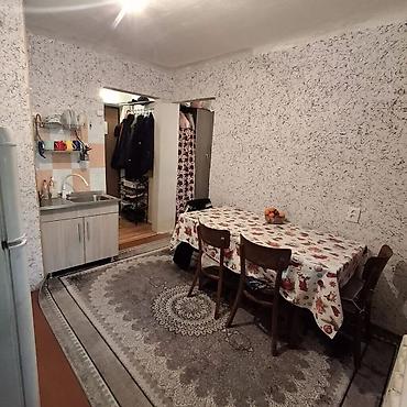 1: 🏡 СРОЧНО ПРОДАЕТСЯ! 1-комнатная квартира 📍 10 микрорайон 📐 Площадь — 2