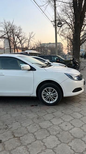 BYD: BYD : 2019 г., Робот, Электромобиль, Седан — 2