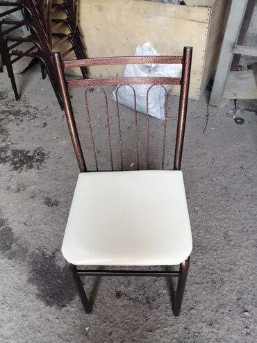 Stullar: Stullar Topdan və parakəndə satişi var. Stol stul dəstləri. Kafe üçün — 13
