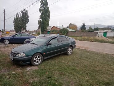 Toyota: Toyota Avensis: 2001 г., 2 л, Механика, Бензин, Седан