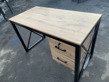 Письменные столы: Письменный стол — 46