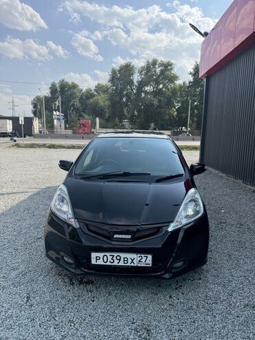 продаю или меняю на: Honda Fit: 2012 г., 1.3 л, Вариатор, Гибрид, Хэтчбэк