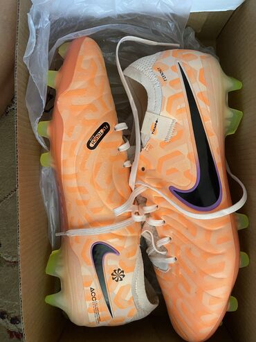 бутсы залник: Nike Tiempo Legend 10
Размер 40,41
состояние новое