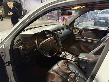 обмен на квартиры: Mercedes-Benz E-Class: 2001 г., Седан — 6