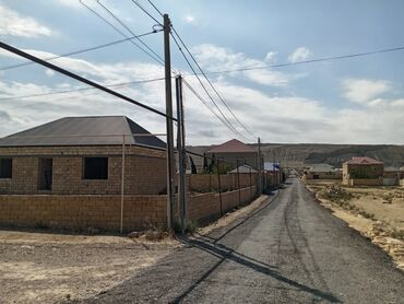 polad hesimovda heyet evleri: 4 otaqlı, 120 kv. m, Təmirsiz