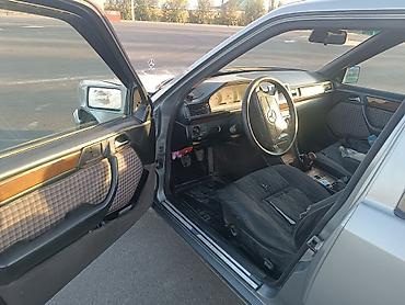 аварийная мерс 210: Mercedes-Benz W124: 1989 г., 3 л, Механика, Дизель, Седан — 6