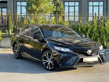 автомобиль смарт: Toyota Camry: 2018 г., 2.5 л, Автомат, Бензин, Седан