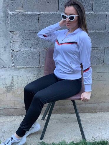 Gornji i donji deo: Nove ženske komplet trenerke M,L,XL,XXL veličine za samo 3500 din — 2