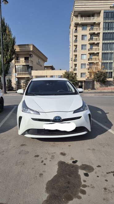 чехол на приус: Toyota Prius: 2022 г., 1.8 л, Вариатор, Гибрид